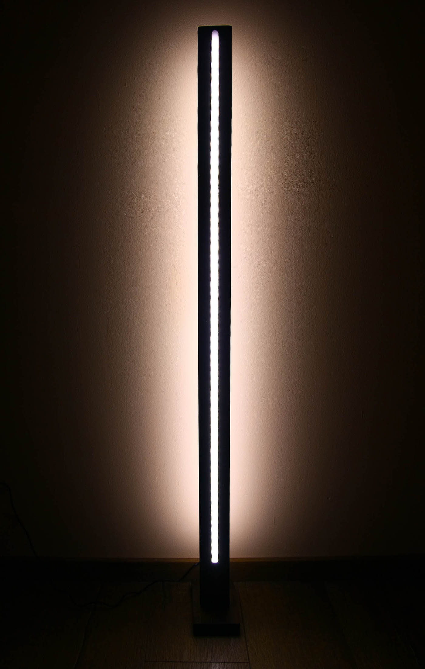 LED лампи от дърво